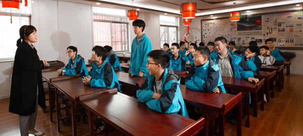 长安 分类教学，因材施教，采取“一类一方案、一人一目标”的教学方法