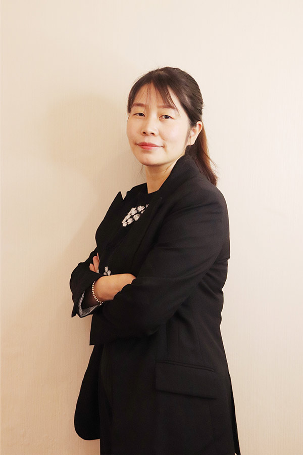 长安吕瑶 本科学历,毕业于陕西师范大学