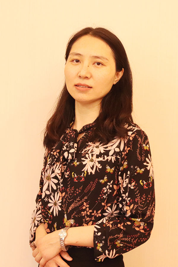 长安王晓娜 研究生学历,毕业于华南师范大学